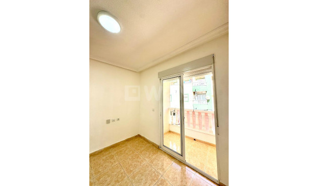 Odsprzedaż - Mieszkanie w bloku - Torrevieja - Centro