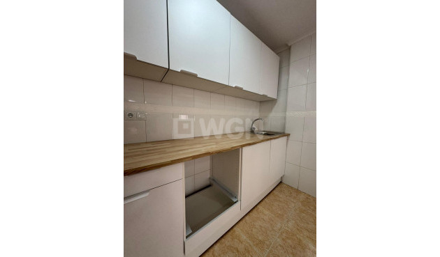 Odsprzedaż - Mieszkanie w bloku - Torrevieja - Centro