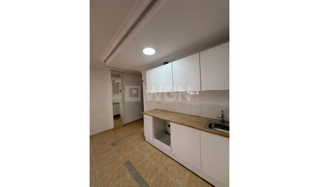 Odsprzedaż - Mieszkanie w bloku - Torrevieja - Centro