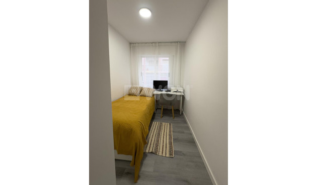 Odsprzedaż - Mieszkanie w bloku - Torrevieja - Centro