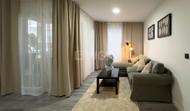Odsprzedaż - Mieszkanie w bloku - Torrevieja - Centro