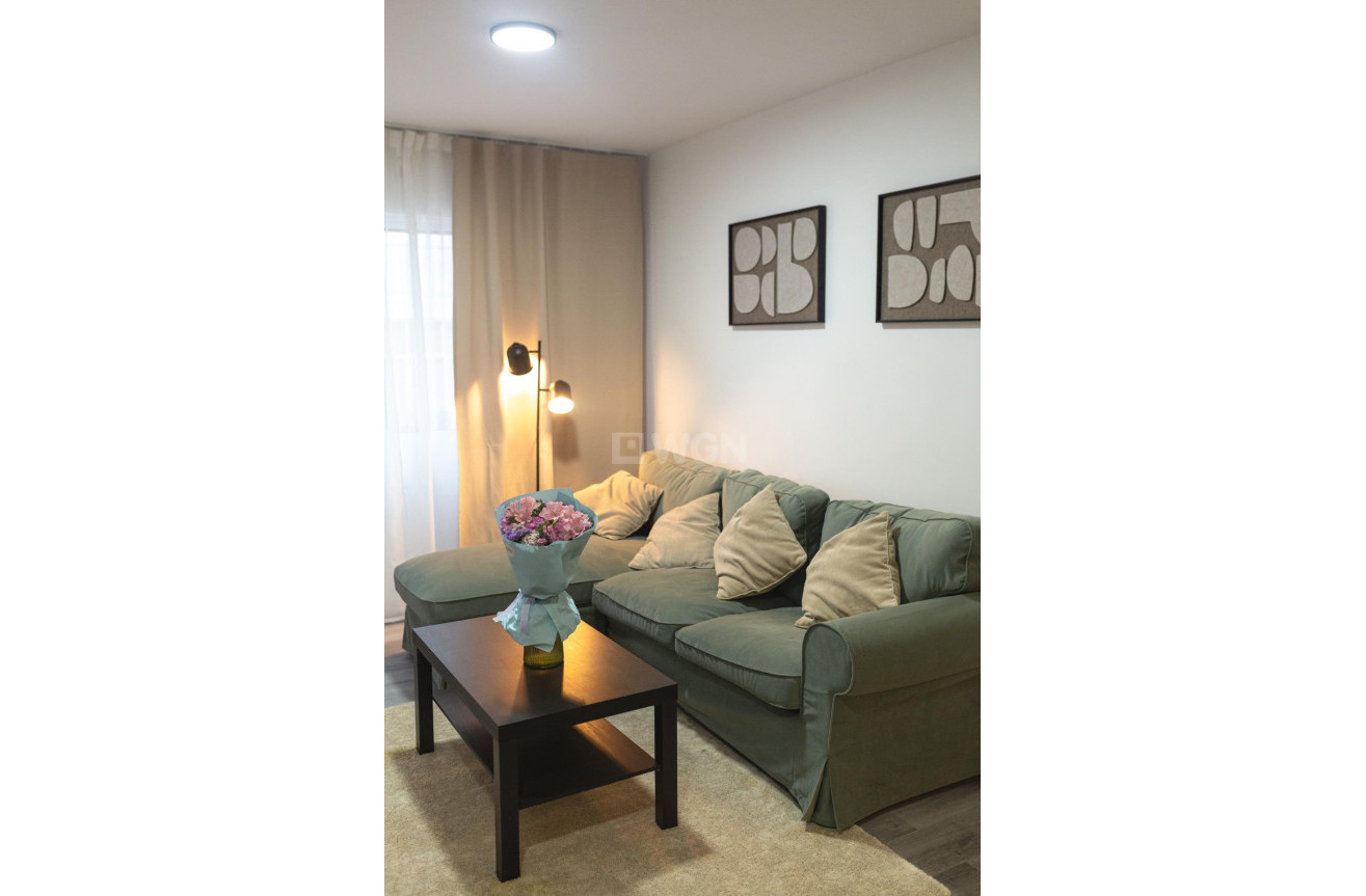 Odsprzedaż - Mieszkanie w bloku - Torrevieja - Centro