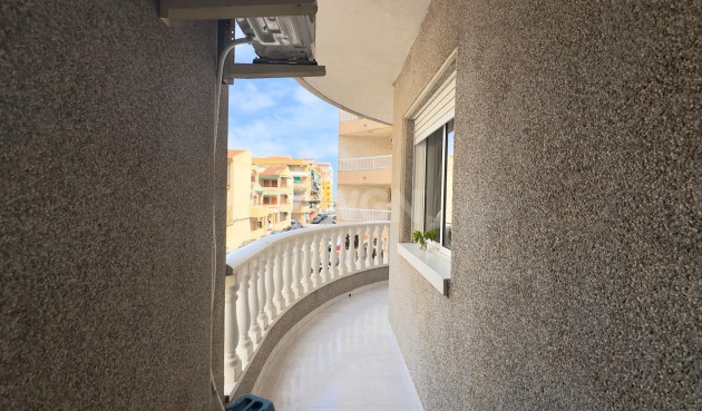 Odsprzedaż - Mieszkanie w bloku - Torrevieja - Acequion