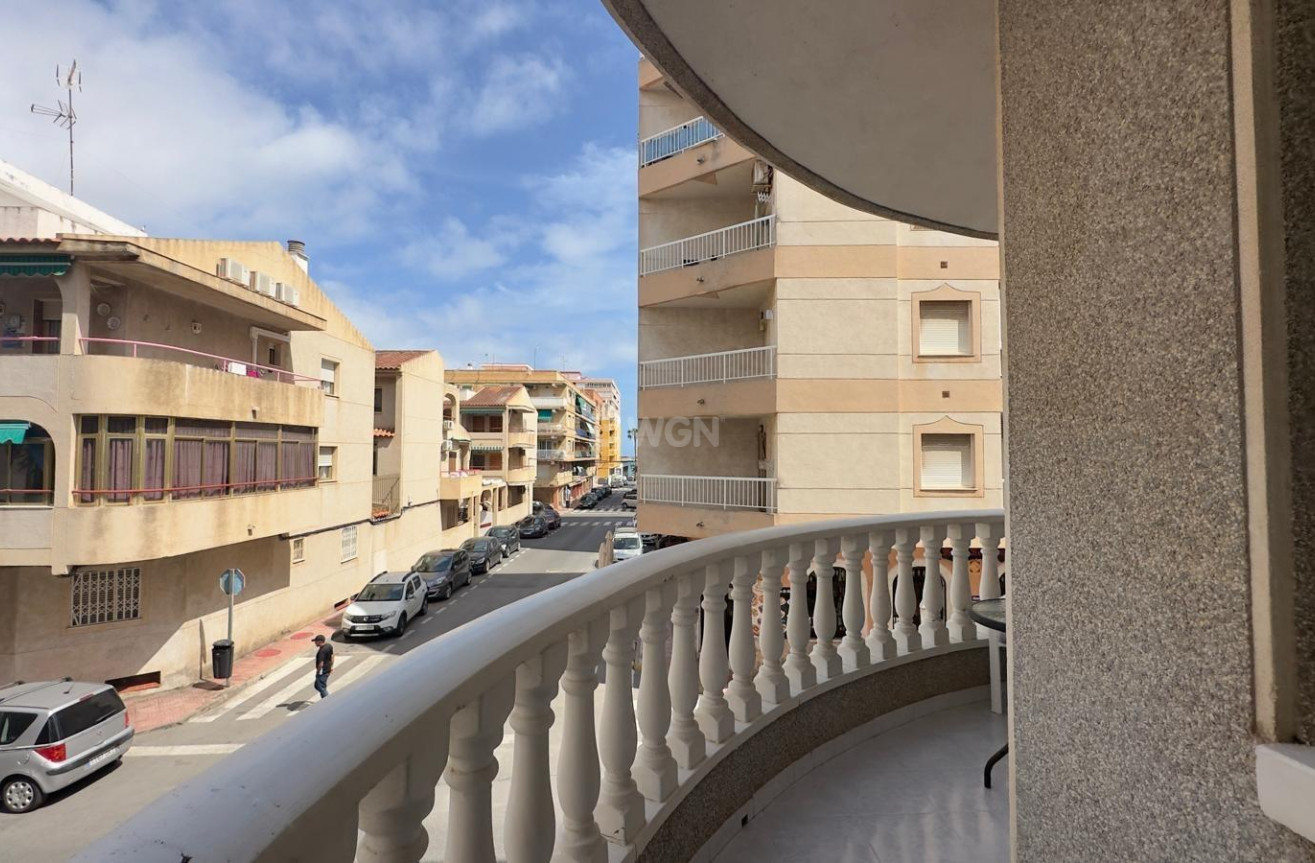 Odsprzedaż - Mieszkanie w bloku - Torrevieja - Acequion