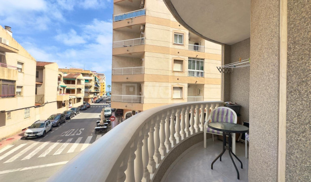 Odsprzedaż - Mieszkanie w bloku - Torrevieja - Acequion