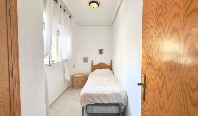Odsprzedaż - Mieszkanie w bloku - Torrevieja - Acequion