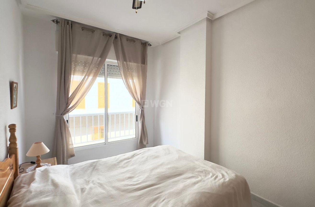 Odsprzedaż - Mieszkanie w bloku - Torrevieja - Acequion