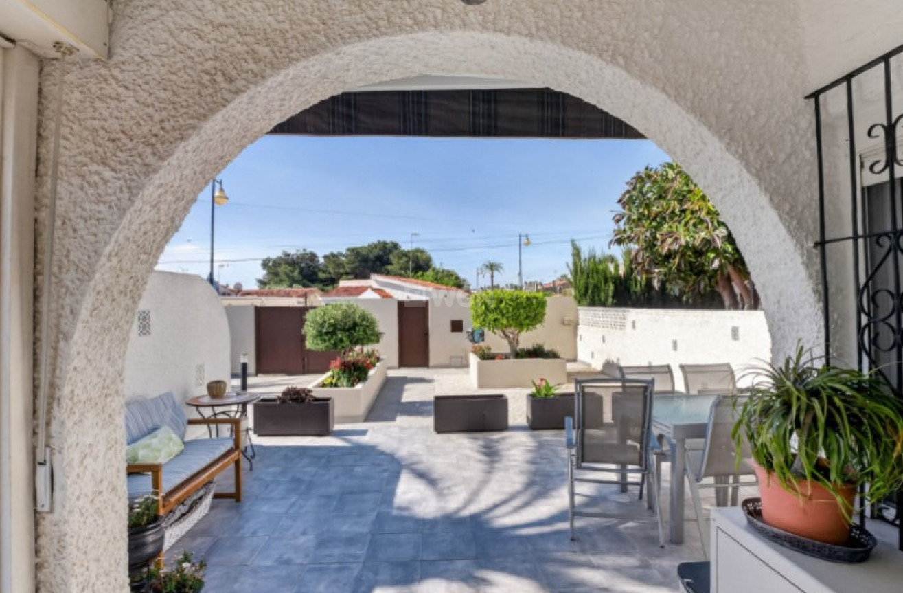 Odsprzedaż - Villa - Torrevieja - Costa Blanca