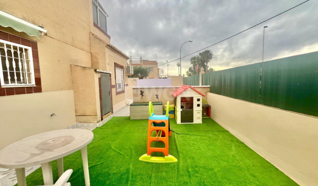 Odsprzedaż - Bungalow - Torrevieja - Paraje Natural