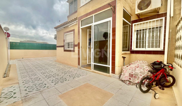 Odsprzedaż - Bungalow - Torrevieja - Paraje Natural