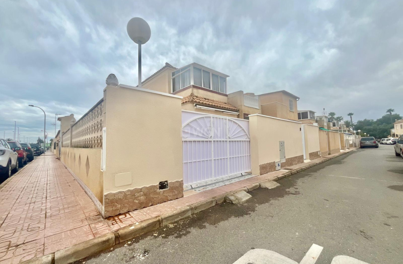 Odsprzedaż - Bungalow - Torrevieja - Paraje Natural