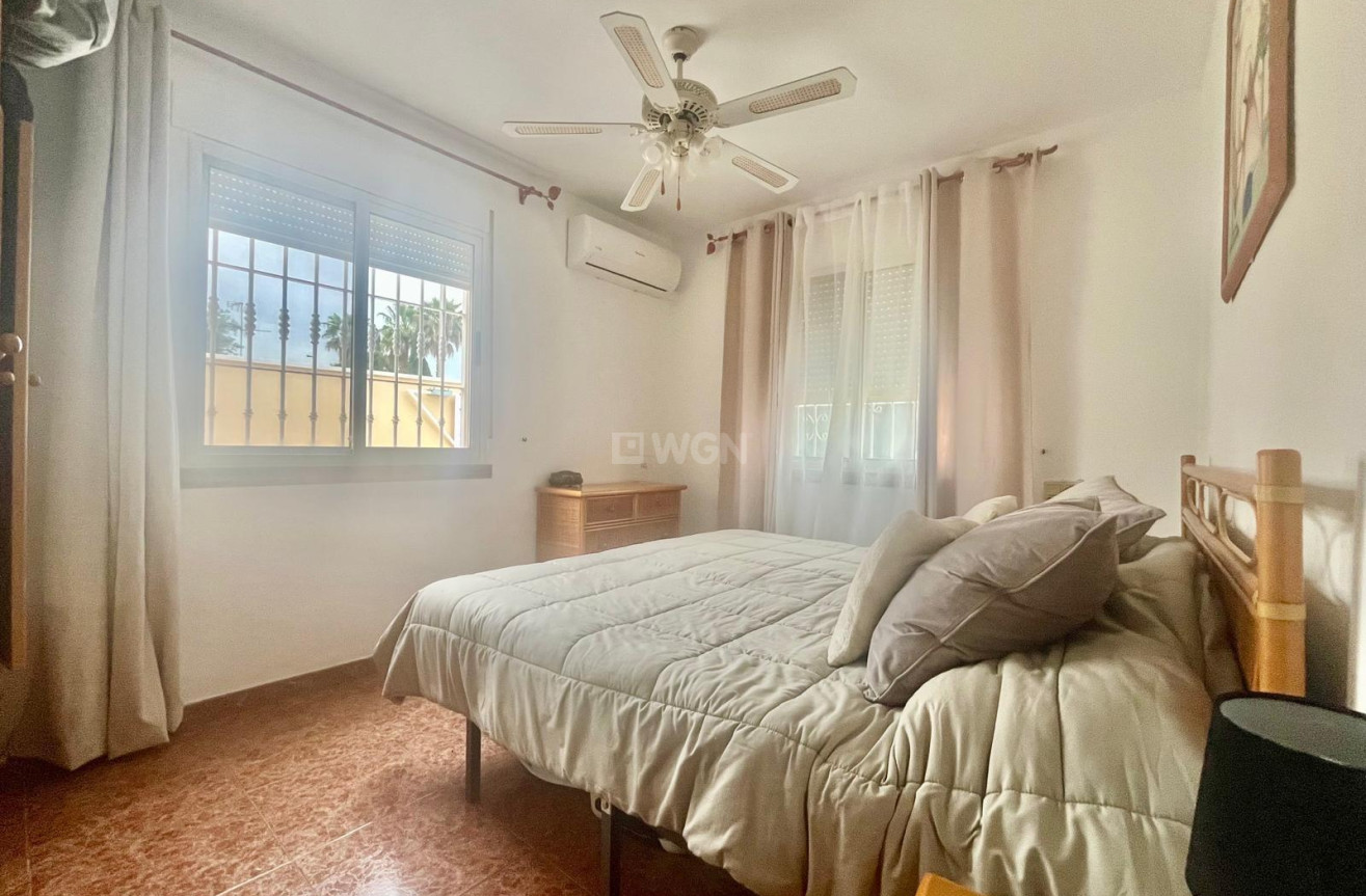 Odsprzedaż - Bungalow - Torrevieja - Paraje Natural