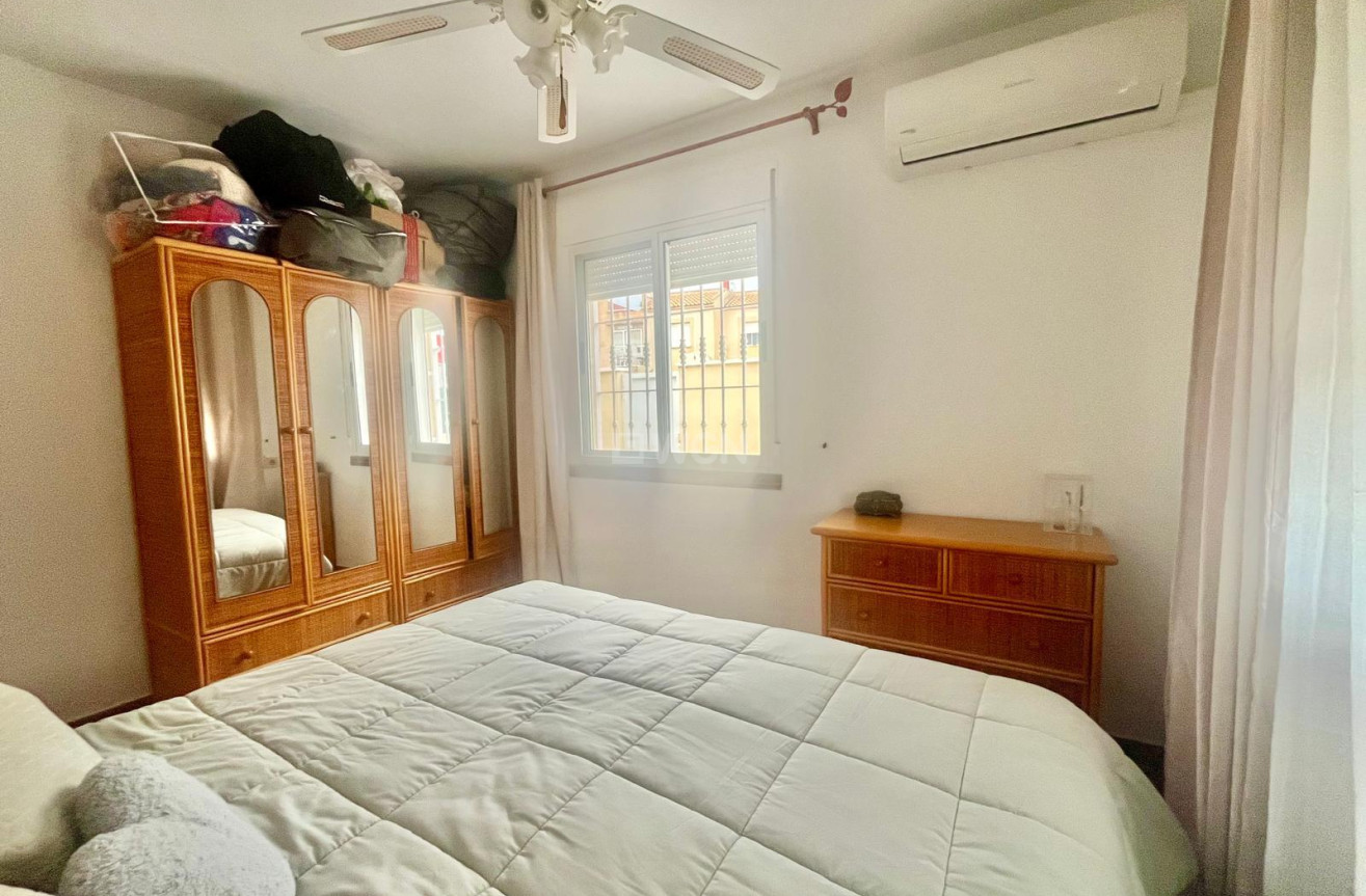 Odsprzedaż - Bungalow - Torrevieja - Paraje Natural