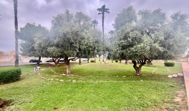 Odsprzedaż - Bungalow - Torrevieja - Paraje Natural