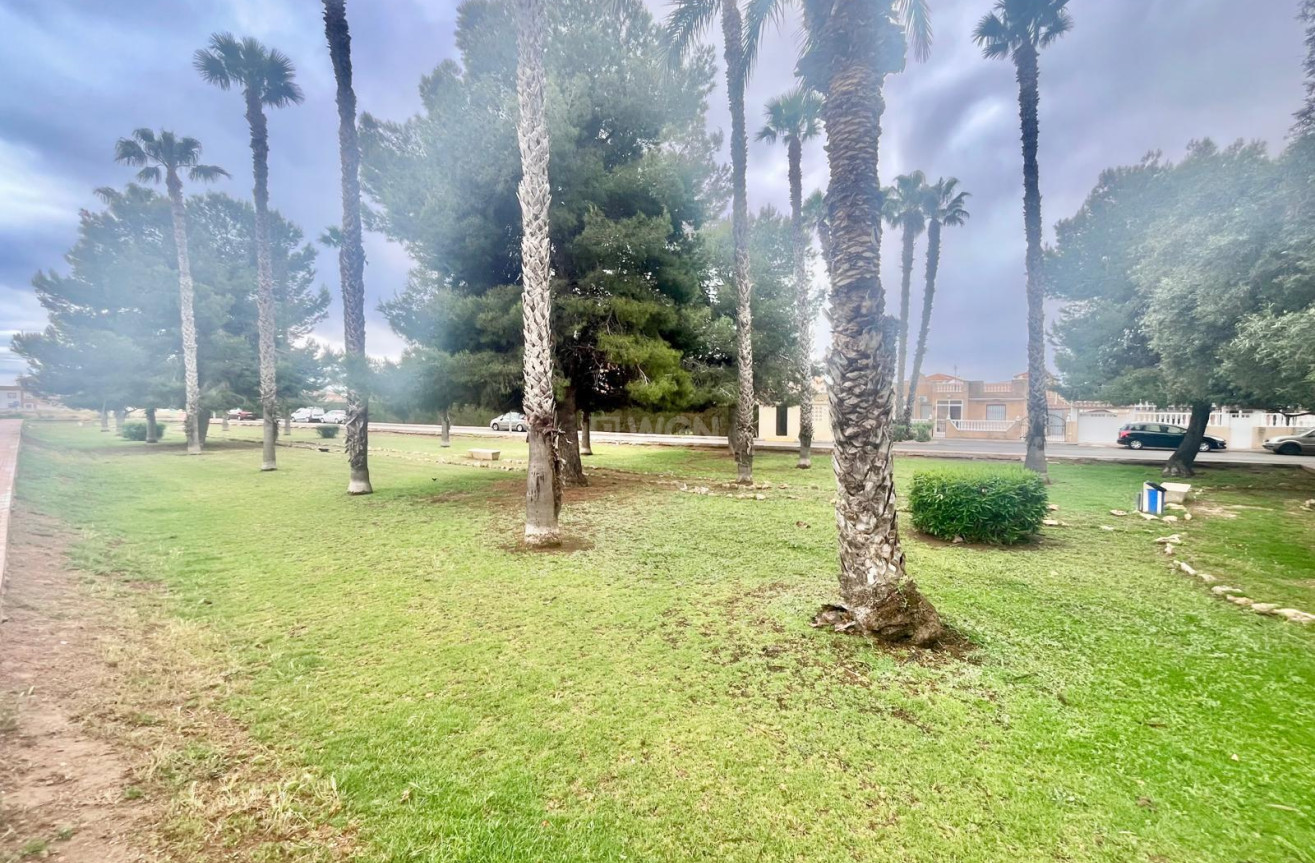 Odsprzedaż - Bungalow - Torrevieja - Paraje Natural