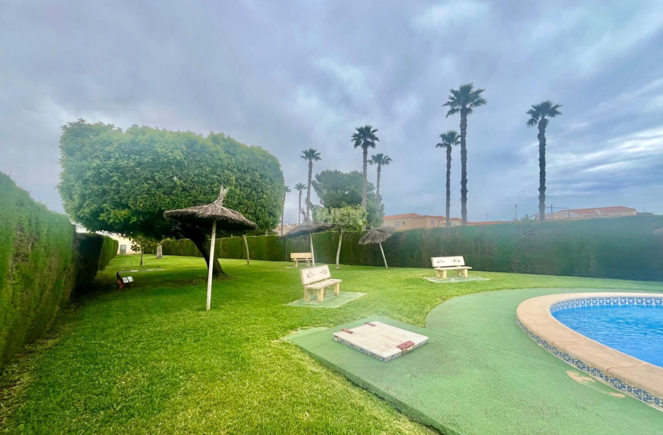Odsprzedaż - Bungalow - Torrevieja - Paraje Natural