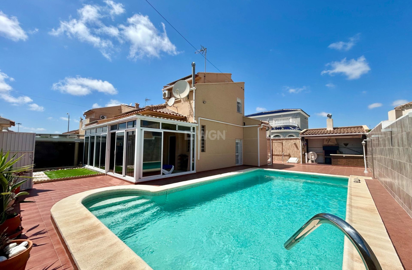 Odsprzedaż - Villa - Torrevieja - San Luis