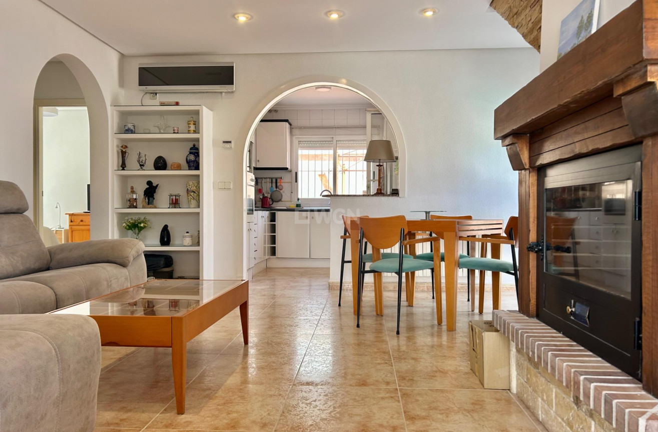 Odsprzedaż - Villa - Torrevieja - San Luis