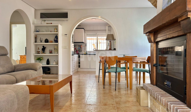 Odsprzedaż - Villa - Torrevieja - San Luis