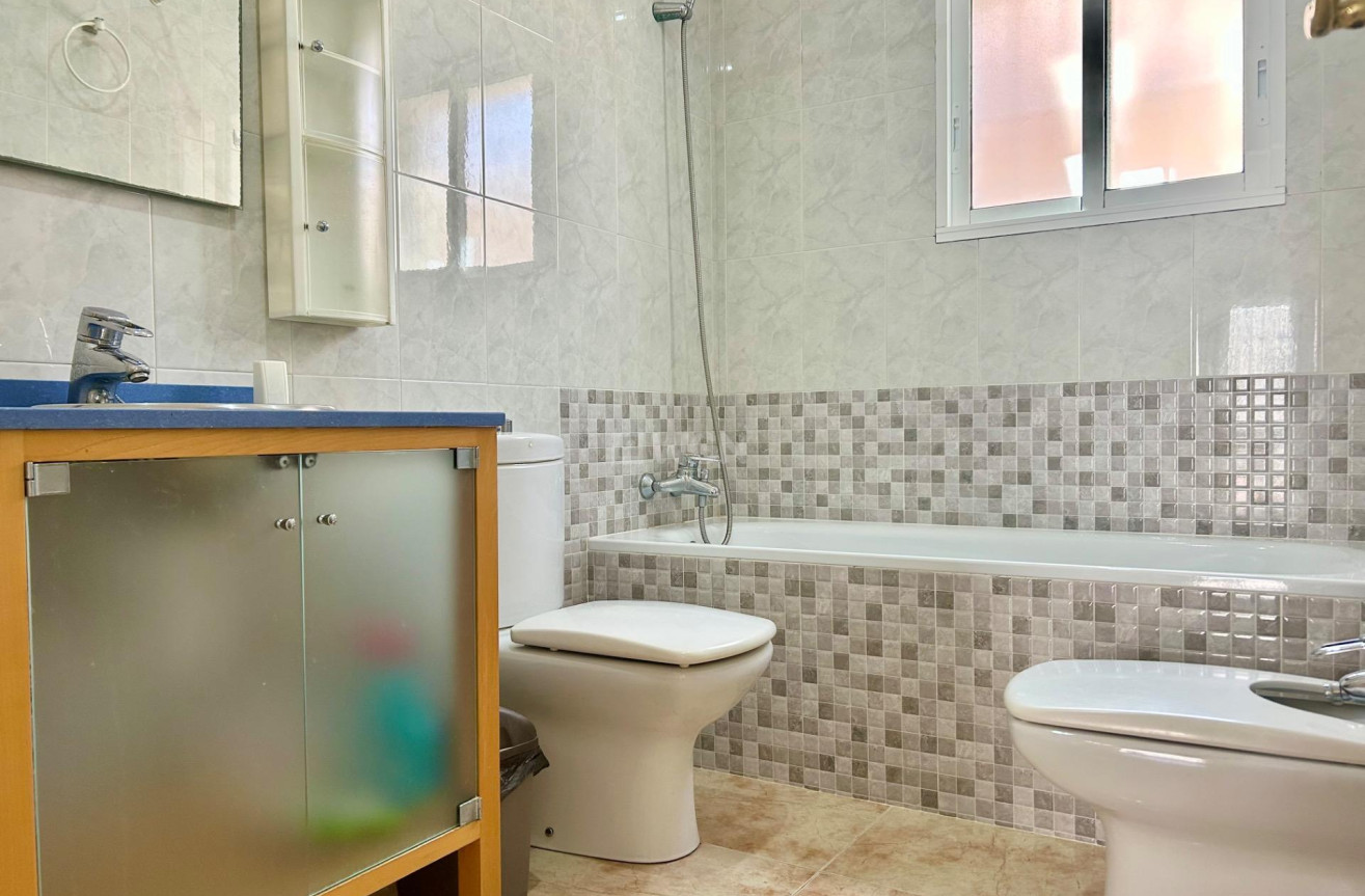 Odsprzedaż - Villa - Torrevieja - San Luis