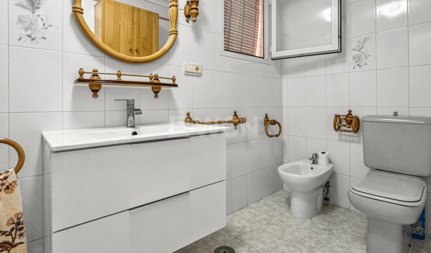Odsprzedaż - Mieszkanie w bloku - Torrevieja - Costa Blanca