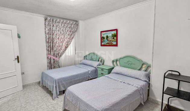 Odsprzedaż - Mieszkanie w bloku - Torrevieja - Costa Blanca