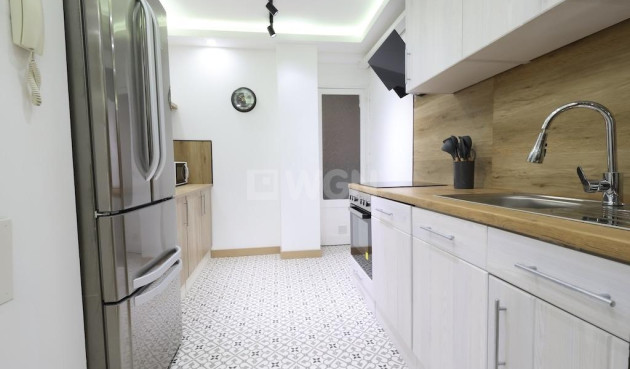 Odsprzedaż - Mieszkanie w bloku - Torrevieja - Costa Blanca