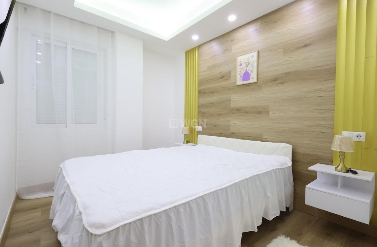 Odsprzedaż - Mieszkanie w bloku - Torrevieja - Costa Blanca