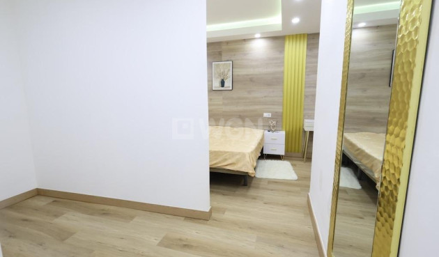 Odsprzedaż - Mieszkanie w bloku - Torrevieja - Costa Blanca