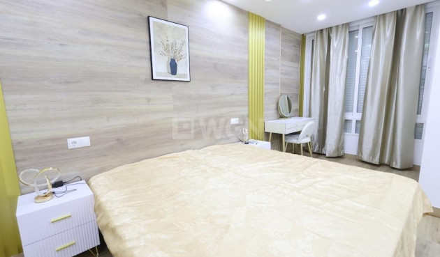Odsprzedaż - Mieszkanie w bloku - Torrevieja - Costa Blanca