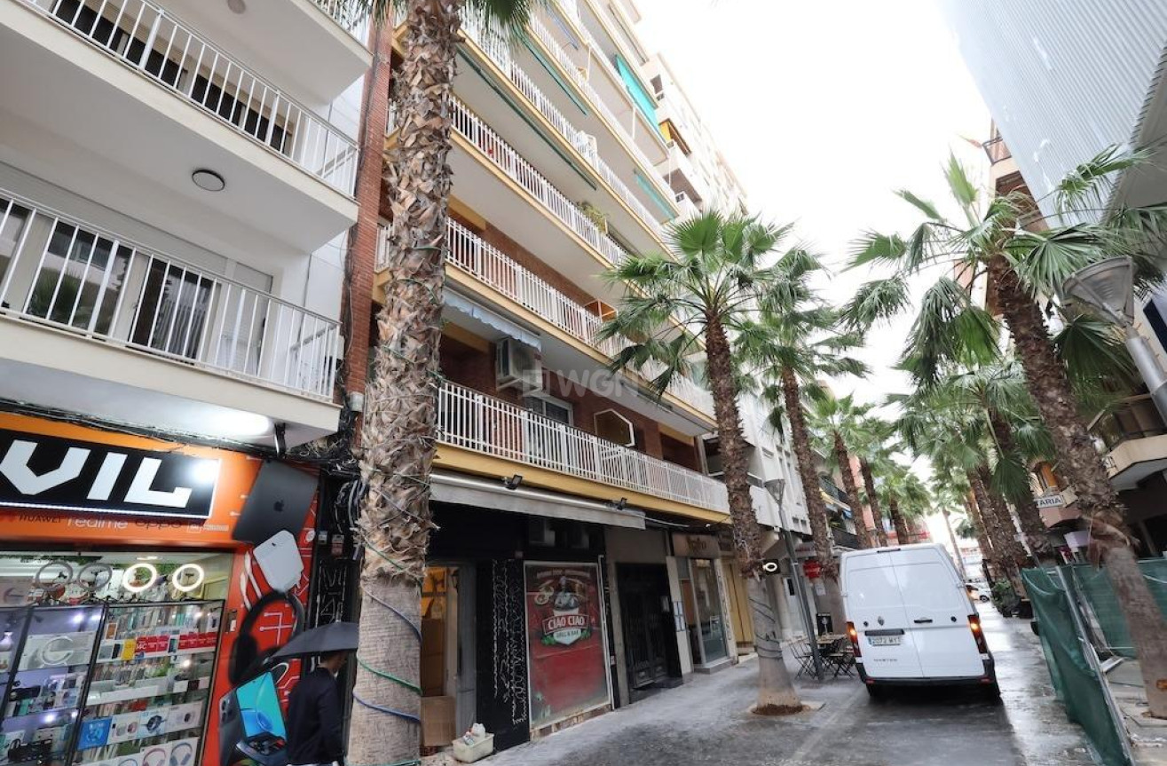 Odsprzedaż - Mieszkanie w bloku - Torrevieja - Costa Blanca