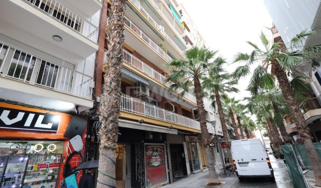 Odsprzedaż - Mieszkanie w bloku - Torrevieja - Costa Blanca