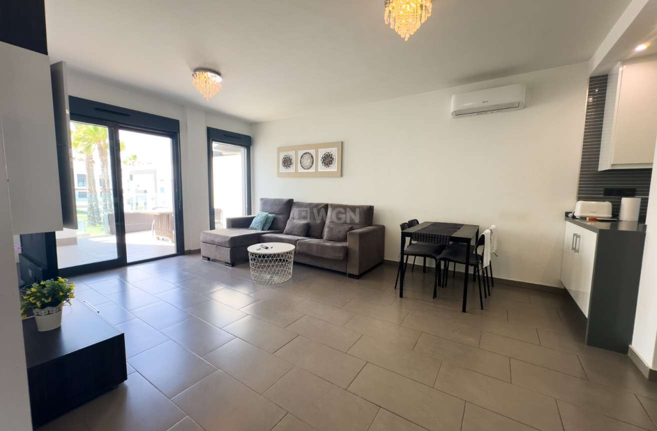 Odsprzedaż - Mieszkanie w bloku - La Zenia - Costa Blanca