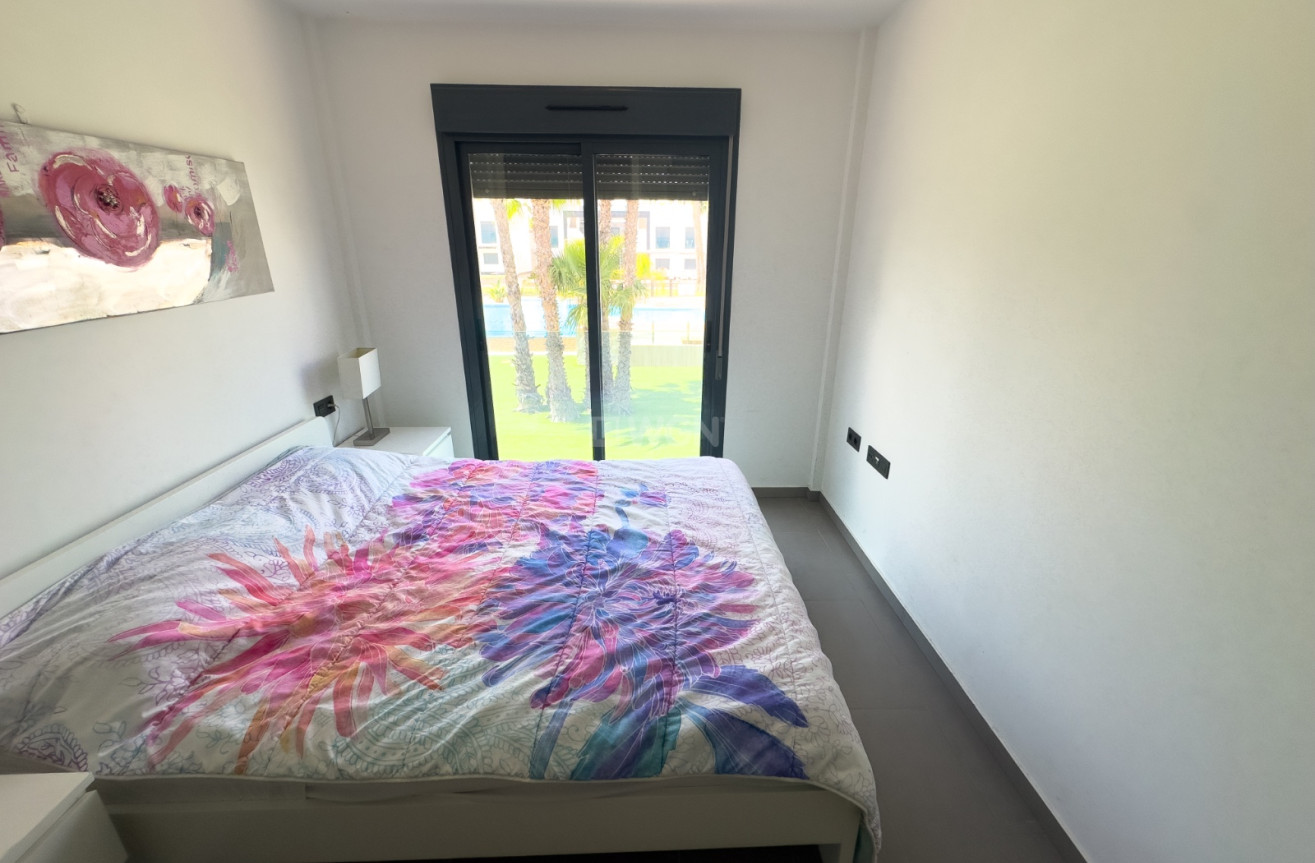 Odsprzedaż - Mieszkanie w bloku - La Zenia - Costa Blanca
