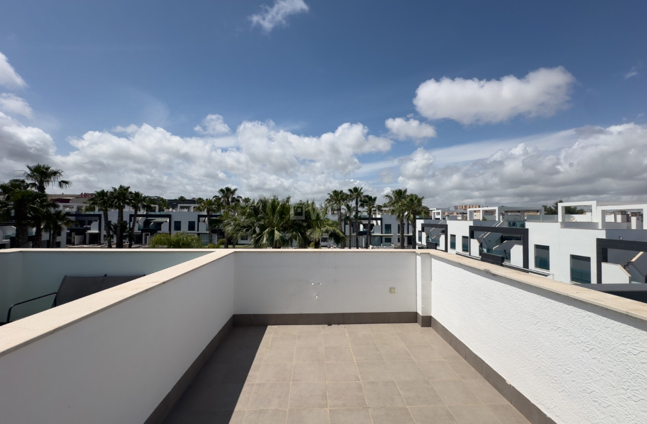 Odsprzedaż - Mieszkanie w bloku - La Zenia - Costa Blanca