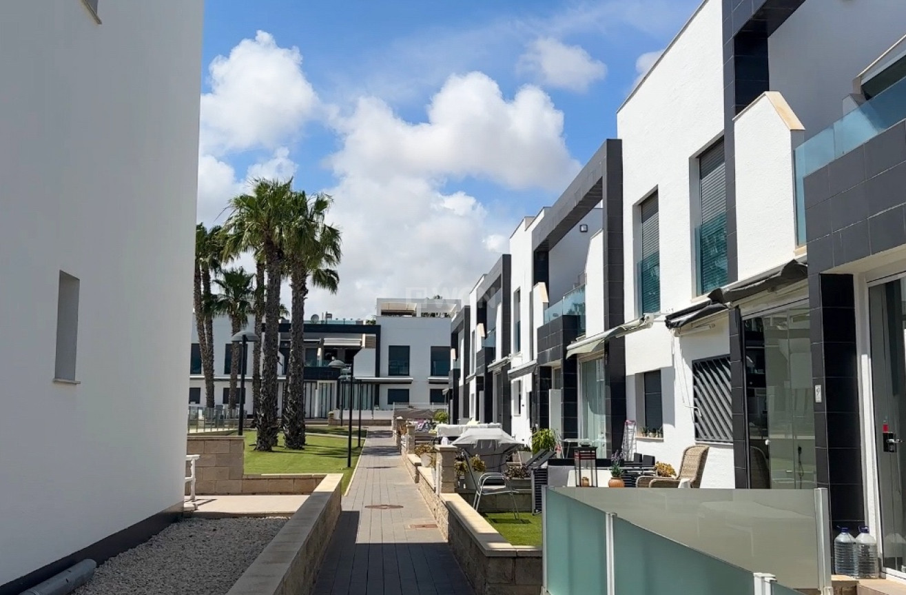 Odsprzedaż - Mieszkanie w bloku - La Zenia - Costa Blanca