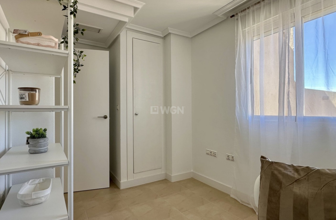 Odsprzedaż - Mieszkanie w bloku - Torrevieja - Costa Blanca