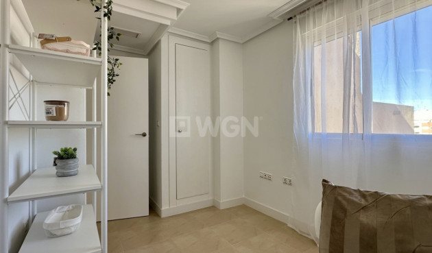 Odsprzedaż - Mieszkanie w bloku - Torrevieja - Costa Blanca