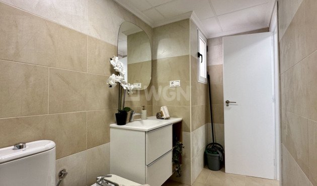 Odsprzedaż - Mieszkanie w bloku - Torrevieja - Costa Blanca