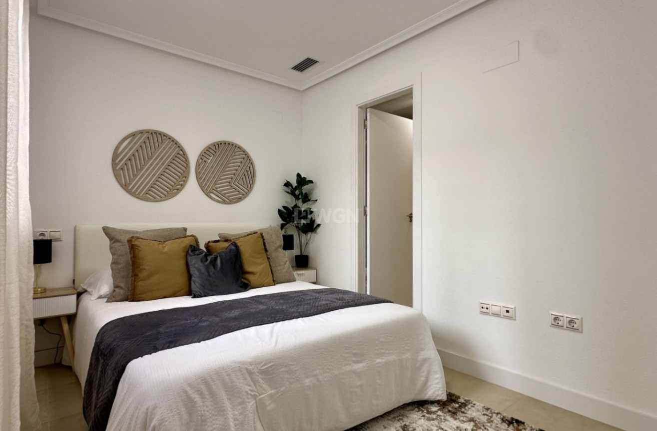 Odsprzedaż - Mieszkanie w bloku - Torrevieja - Costa Blanca
