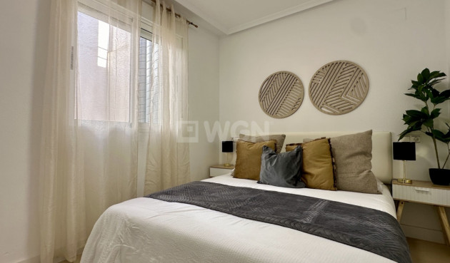 Odsprzedaż - Mieszkanie w bloku - Torrevieja - Costa Blanca