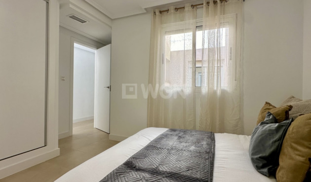 Odsprzedaż - Mieszkanie w bloku - Torrevieja - Costa Blanca