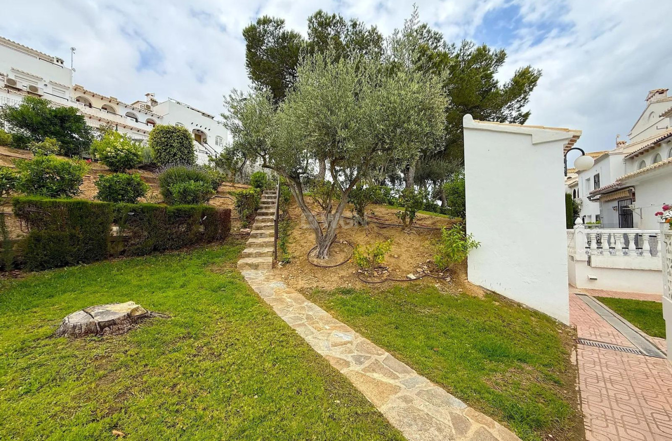 Odsprzedaż - Mieszkanie w bloku - Torrevieja - La Mata