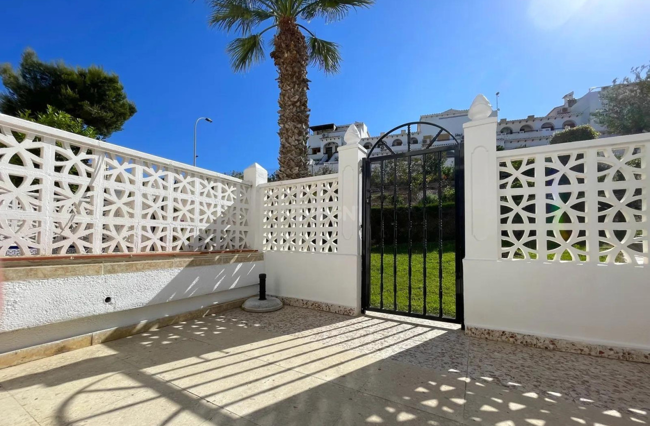Odsprzedaż - Mieszkanie w bloku - Torrevieja - La Mata
