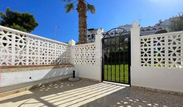 Odsprzedaż - Mieszkanie w bloku - Torrevieja - La Mata