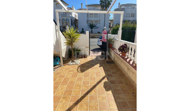 Odsprzedaż - Mieszkanie w bloku - Torrevieja - La Mata