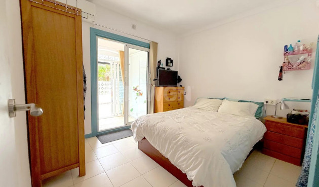 Odsprzedaż - Mieszkanie w bloku - Torrevieja - La Mata