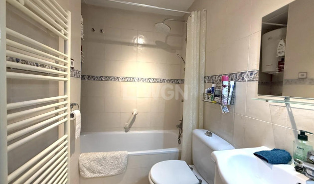Odsprzedaż - Mieszkanie w bloku - Torrevieja - La Mata