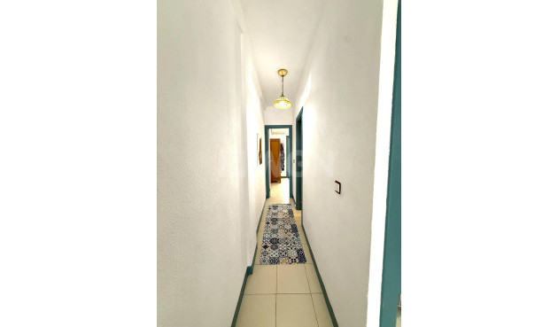 Odsprzedaż - Mieszkanie w bloku - Torrevieja - La Mata