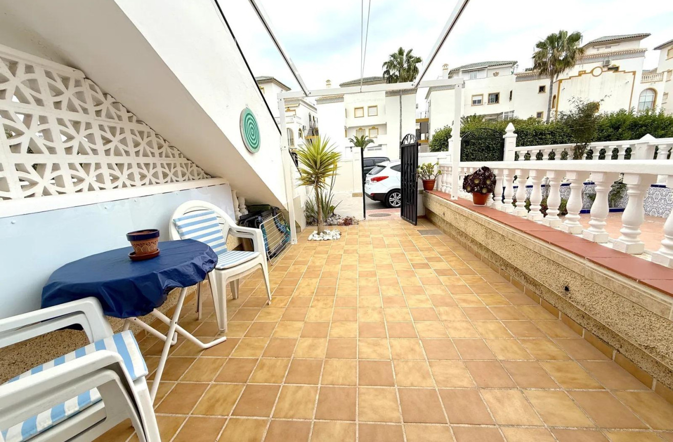 Odsprzedaż - Mieszkanie w bloku - Torrevieja - La Mata